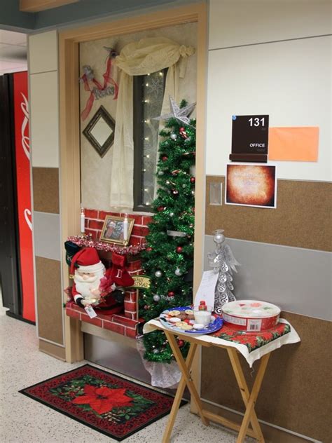 office christmas decorations ideas|40 Office Christmas Decorations That Will Impress Everyone.